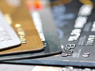 信用卡业务规模增长，成银行零售业务发力点